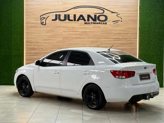 KIA-CERATO-1.6 SEDAN 16V GASOLINA 4P MANUAL KIA-CERATO-2011