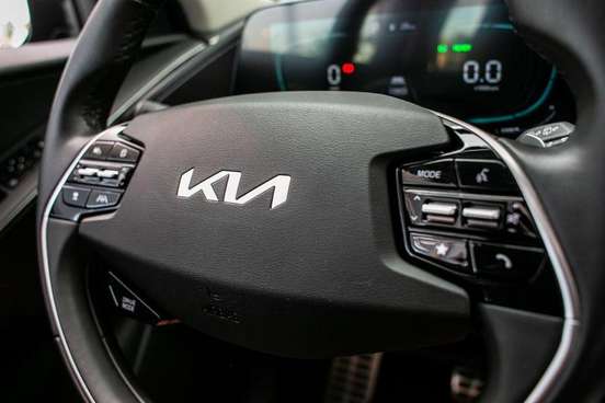 KIA-NIRO-2023