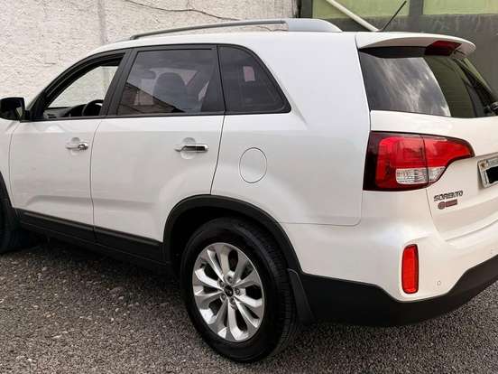 KIA-SORENTO-2.4 16V GASOLINA EX AUTOMÁTICO KIA-SORENTO-2014