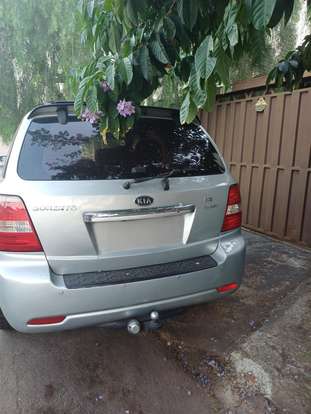KIA-SORENTO-2006
