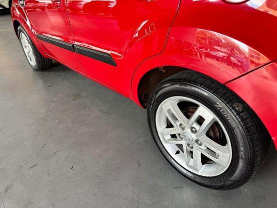KIA-SOUL-1.6 U.153 16V GASOLINA 4P AUTOMÁTICO KIA-SOUL-2010