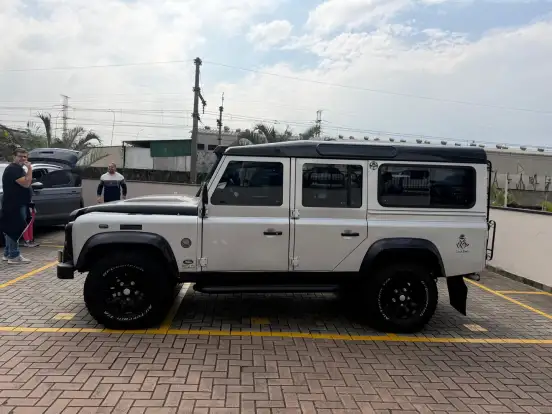 LAND ROVER-DEFENDER-2011