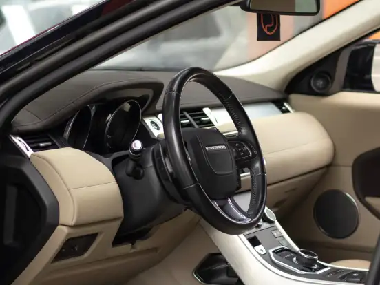 LAND ROVER-RANGE ROVER EVOQUE-2.0 SE 4WD 16V FLEX 4P AUTOMÁTICO LAND ROVER-RANGE ROVER EVOQUE-2018
