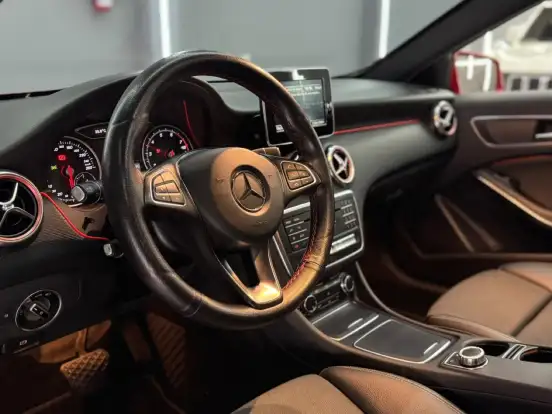 MERCEDES-BENZ-A 200-2017