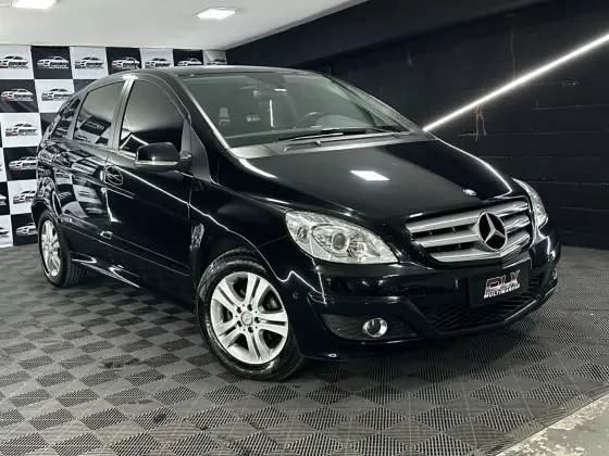 MERCEDES-BENZ B 180 1.7 8V GASOLINA 4P AUTOMÁTICO