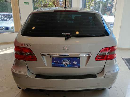 MERCEDES-BENZ-B 180-1.7 8V GASOLINA 4P AUTOMÁTICO MERCEDES-BENZ-B 180-2011