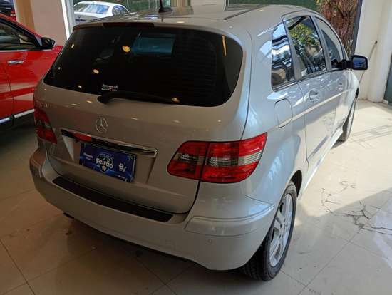 MERCEDES-BENZ-B 180-2011