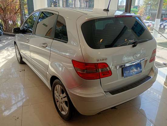 MERCEDES-BENZ-B 180-2011