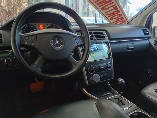 MERCEDES-BENZ-B 180-2011