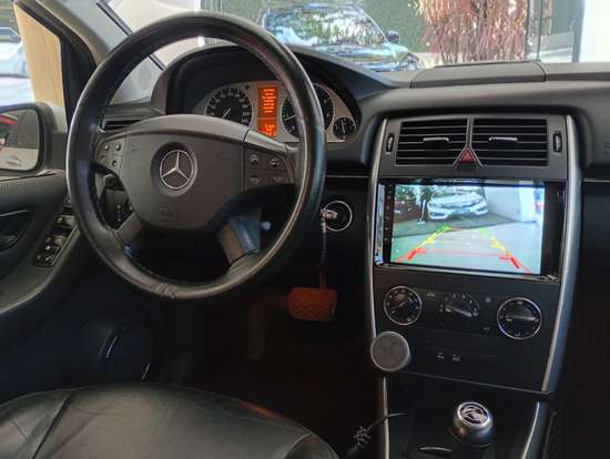 MERCEDES-BENZ-B 180-2011