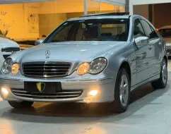 MERCEDES-BENZ C 230 2.5 AVANTGARDE V6 24V GASOLINA 4P AUTOMÁTICO MERCEDES-BENZ C 230 2.5 AVANTGARDE V6 24V GASOLINA 4P AUTOMÁTICO