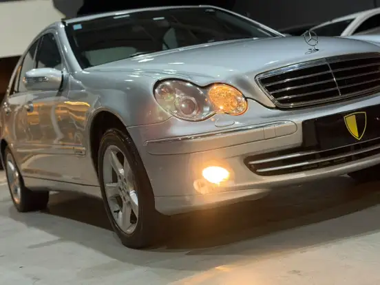 MERCEDES-BENZ-C 230-2.5 AVANTGARDE V6 24V GASOLINA 4P AUTOMÁTICO MERCEDES-BENZ-C 230-2005