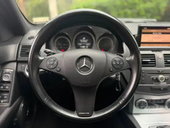 MERCEDES-BENZ-C 300-3.0 AVANTGARDE V6 24V GASOLINA 4P AUTOMÁTICO MERCEDES-BENZ-C 300-2010