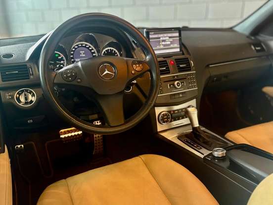 MERCEDES-BENZ-C 300-2010