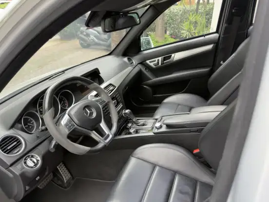 MERCEDES-BENZ-C 63 AMG-6.3 SEDAN V8 GASOLINA 4P AUTOMATICO MERCEDES-BENZ-C 63 AMG-2011