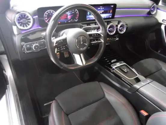 MERCEDES-BENZ-CLA 200-2023