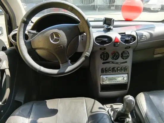 MERCEDES-BENZ-CLASSE A-1.6 160 CLASSIC GASOLINA 4P MANUAL MERCEDES-BENZ-CLASSE A-2004