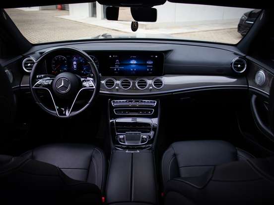 MERCEDES-BENZ-E 300-2020