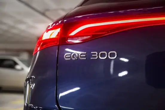 MERCEDES-BENZ-EQE 300-2023