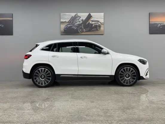MERCEDES-BENZ-GLA 200-2025