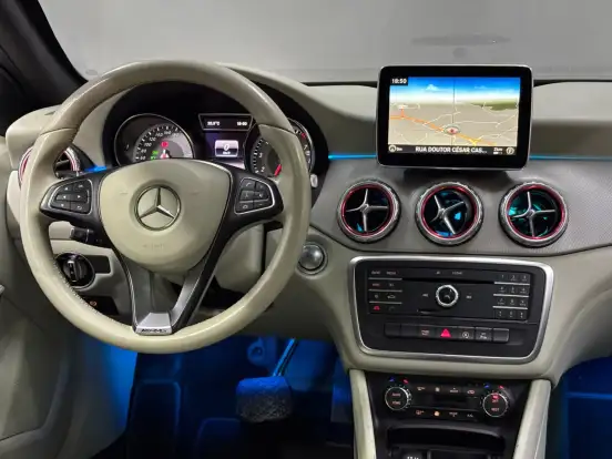 MERCEDES-BENZ-GLA 200-2016