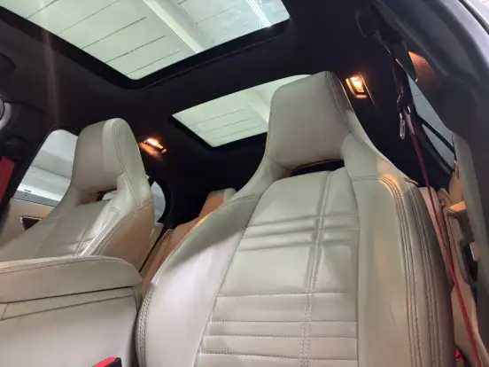 MERCEDES-BENZ-GLA 200-2016