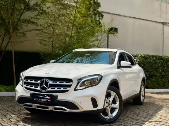 MERCEDES-BENZ-GLA 200-2019