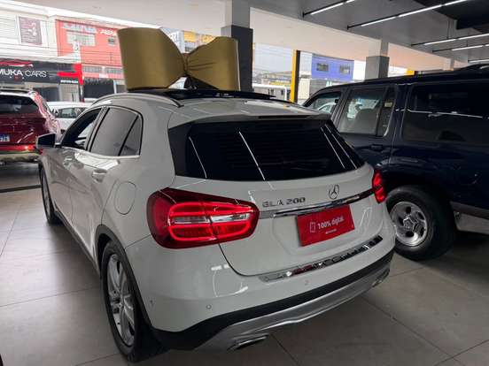 MERCEDES-BENZ-GLA 200-1.6 CGI VISION 16V TURBO GASOLINA 4P AUTOMÁTICO MERCEDES-BENZ-GLA 200-2014