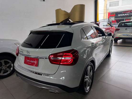 MERCEDES-BENZ-GLA 200-1.6 CGI VISION 16V TURBO GASOLINA 4P AUTOMÁTICO MERCEDES-BENZ-GLA 200-2014