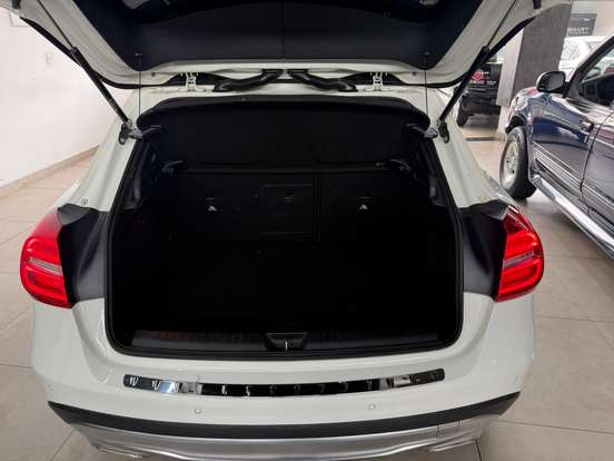 MERCEDES-BENZ-GLA 200-2014