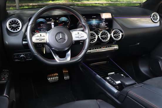 MERCEDES-BENZ-GLA 200-2022