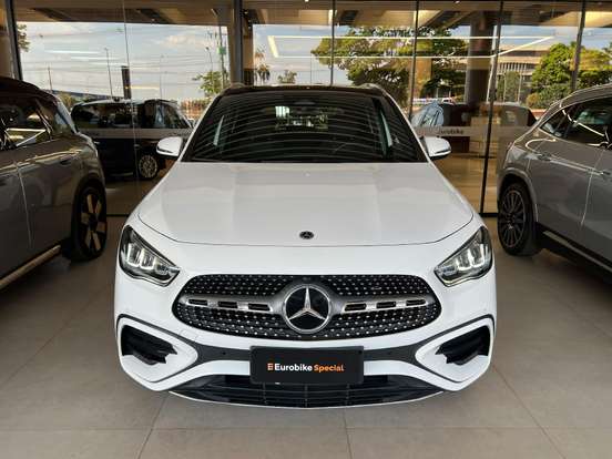 MERCEDES-BENZ-GLA 200-2024