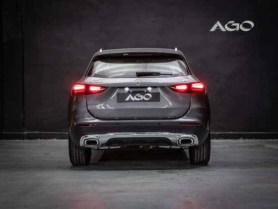 MERCEDES-BENZ-GLA 200-2026
