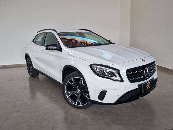 MERCEDES-BENZ-GLA 200-2019