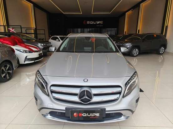 MERCEDES-BENZ-GLA 200-2016