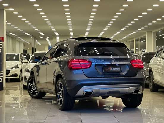 MERCEDES-BENZ-GLA 250-2017