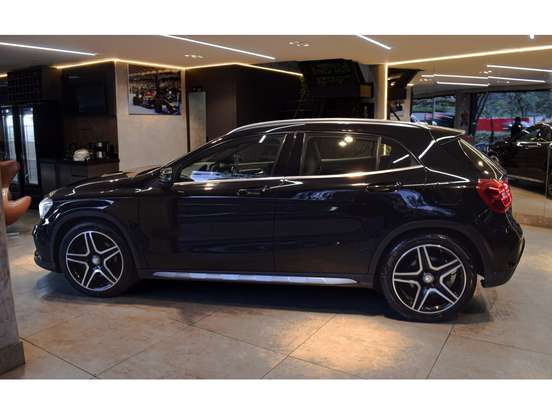 MERCEDES-BENZ-GLA 250-2016