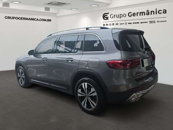 MERCEDES-BENZ-GLB 200-2021
