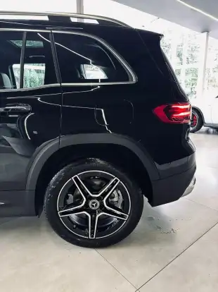 MERCEDES-BENZ-GLB 220-2025