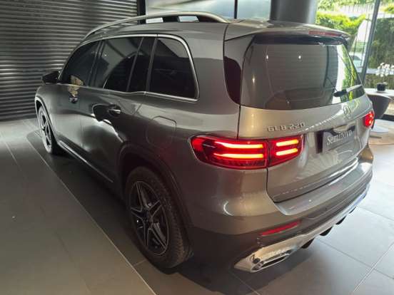 MERCEDES-BENZ-GLB 220-2024