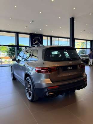MERCEDES-BENZ-GLB 220-2026