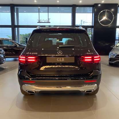 MERCEDES-BENZ-GLB 220-2026