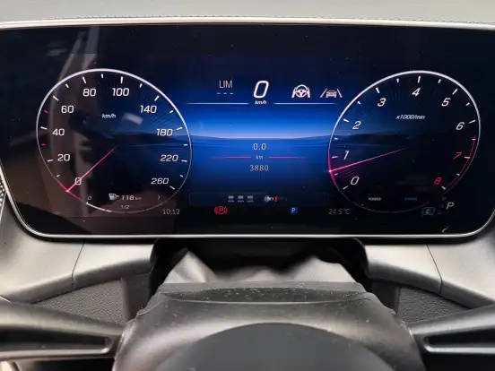 MERCEDES-BENZ-GLC 300-2025