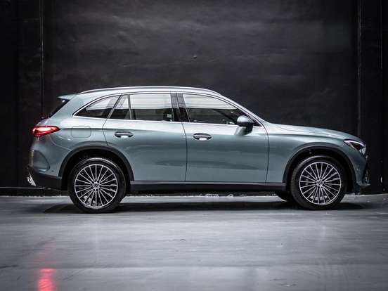 MERCEDES-BENZ-GLC 300-2026