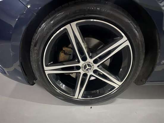 MERCEDES-BENZ-A 200-2020