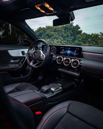 MERCEDES-BENZ-A 35 AMG-2021