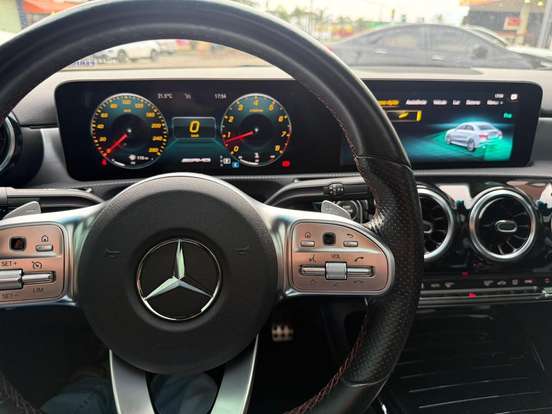 MERCEDES-BENZ-A 35 AMG-2020