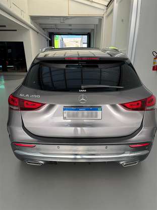 MERCEDES-BENZ-GLA 200-2021