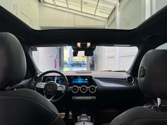 MERCEDES-BENZ-GLA 200-2021