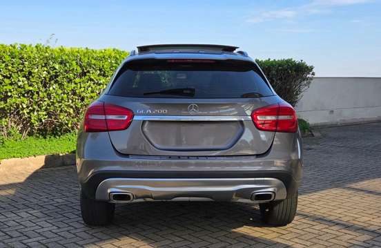 MERCEDES-BENZ-GLA 200-2017